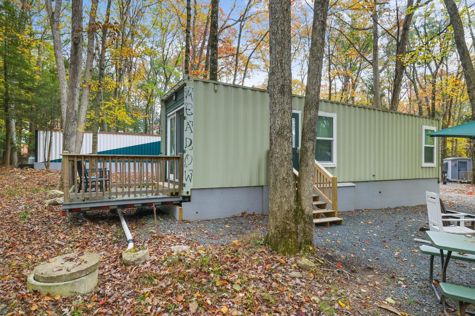 Camptel Poconos Lodging Albrightsville Exterior photo