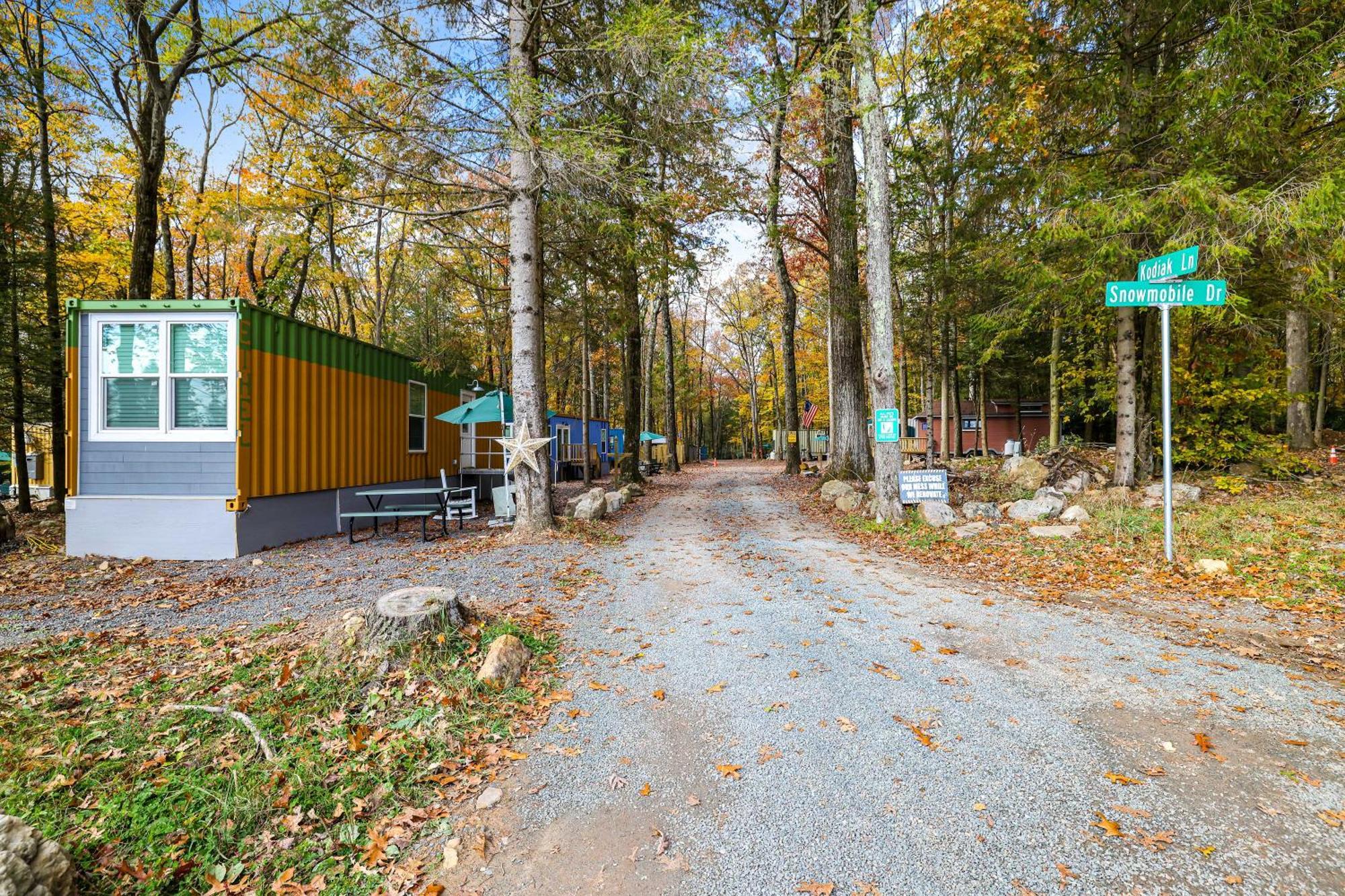 Camptel Poconos Lodging Albrightsville Exterior photo