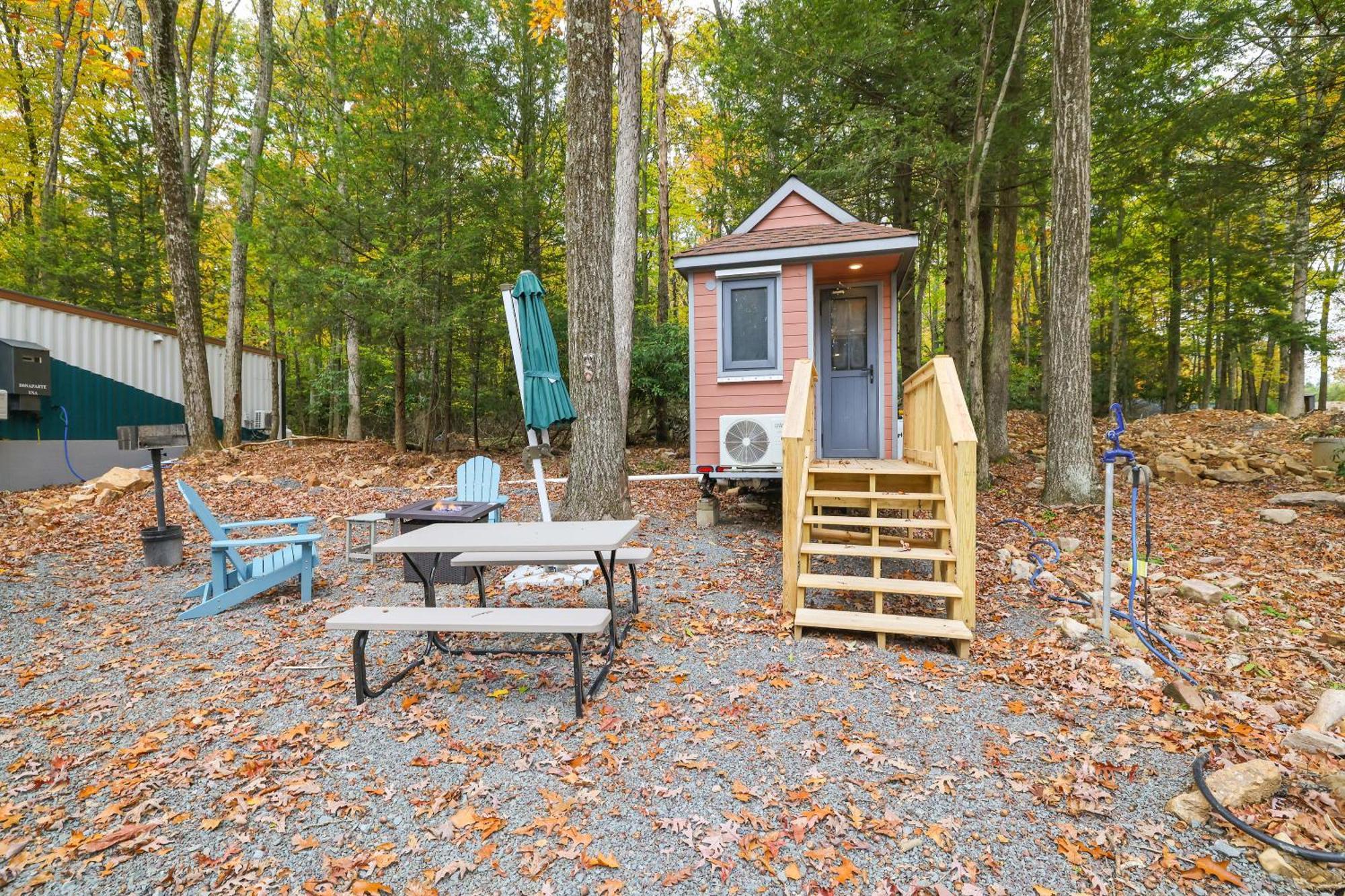 Camptel Poconos Lodging Albrightsville Exterior photo